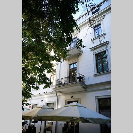 Marvellous Design Studio Old Town Бухарест Экстерьер фото