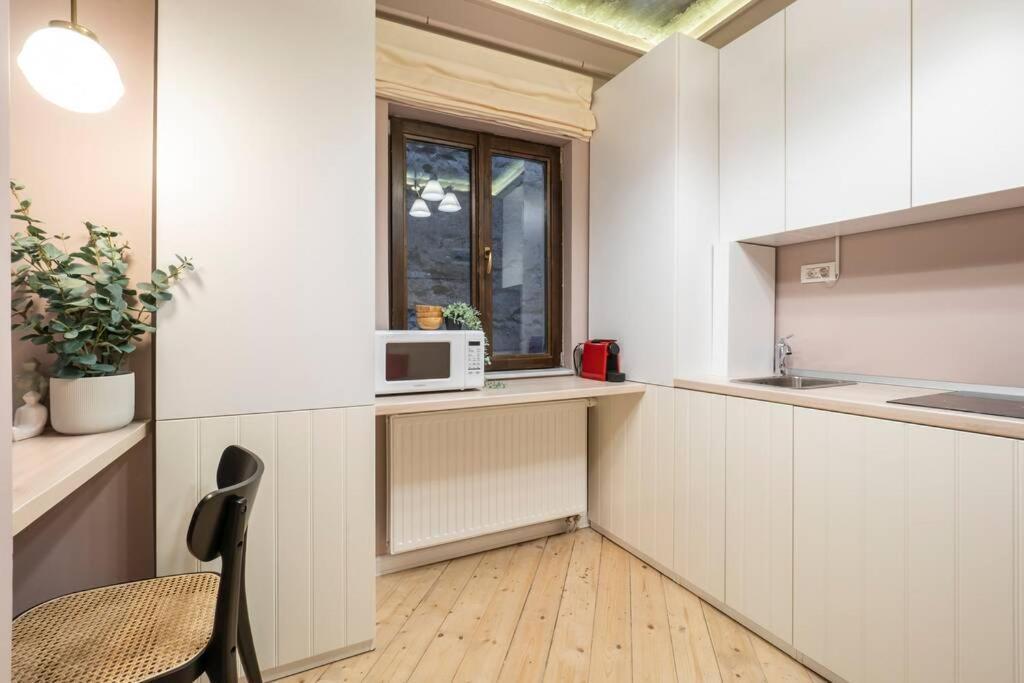 Marvellous Design Studio Old Town Бухарест Экстерьер фото