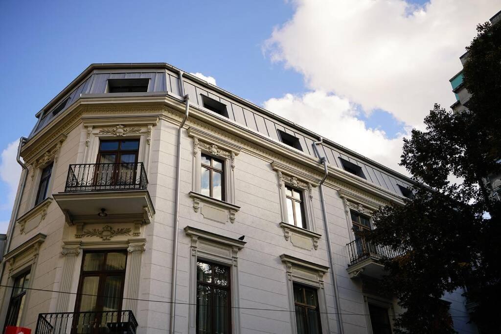 Marvellous Design Studio Old Town Бухарест Экстерьер фото