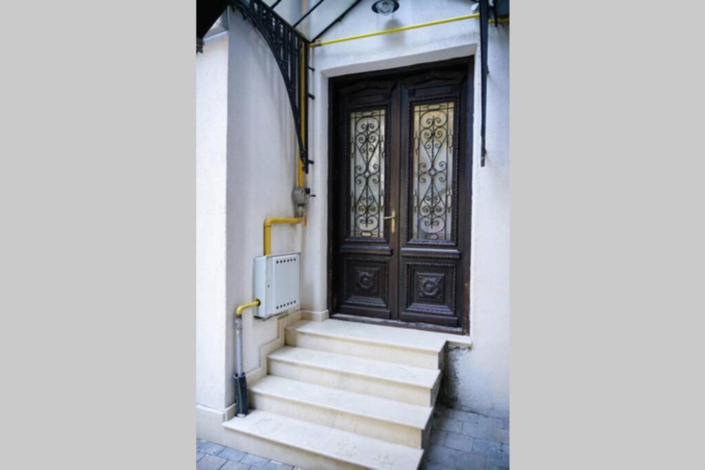 Marvellous Design Studio Old Town Бухарест Экстерьер фото