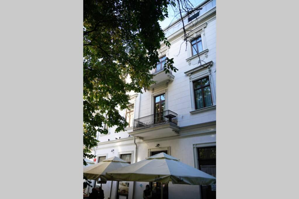 Marvellous Design Studio Old Town Бухарест Экстерьер фото